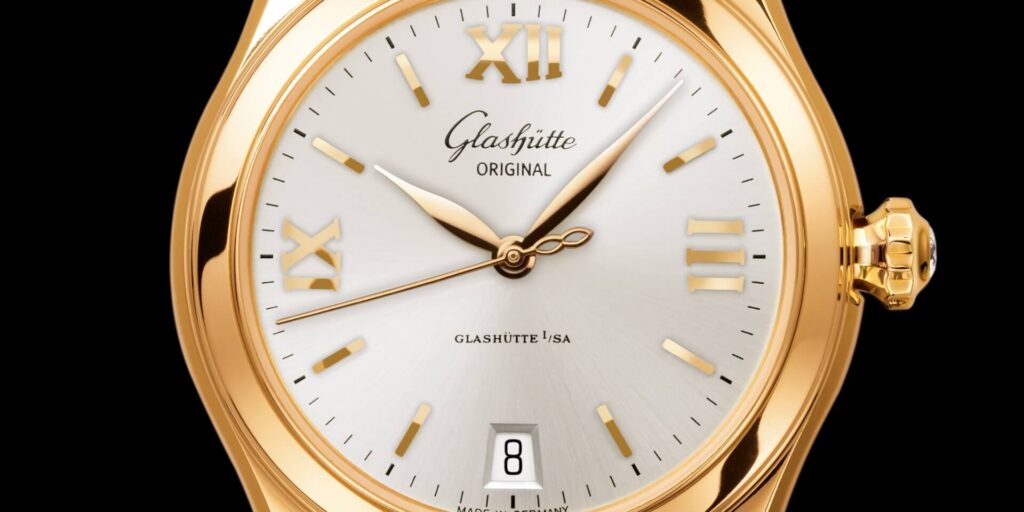 Classic elegance in rose gold