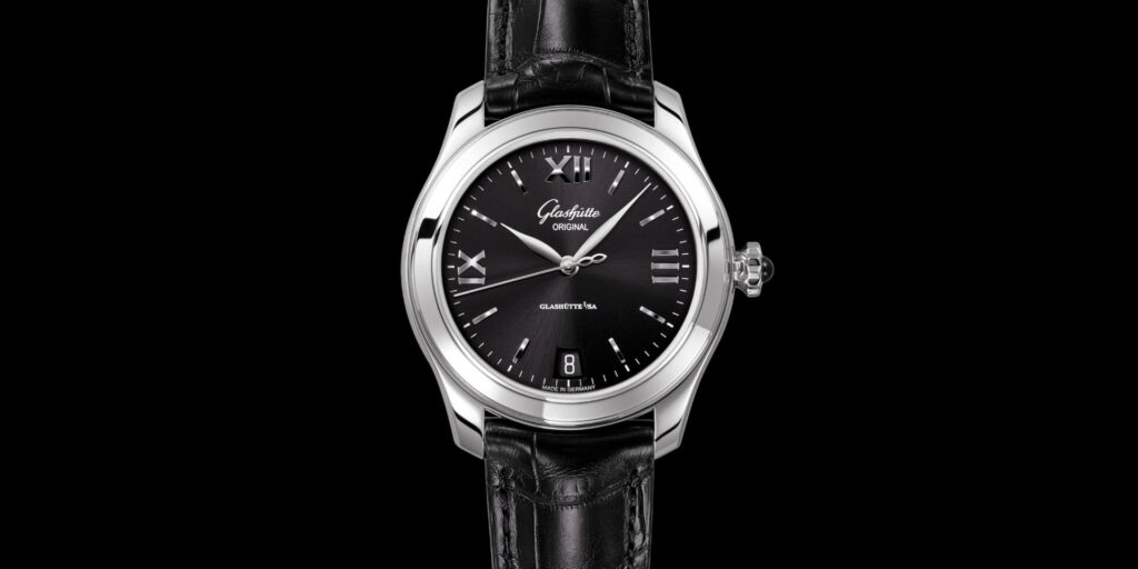 Feminine in stainless steel