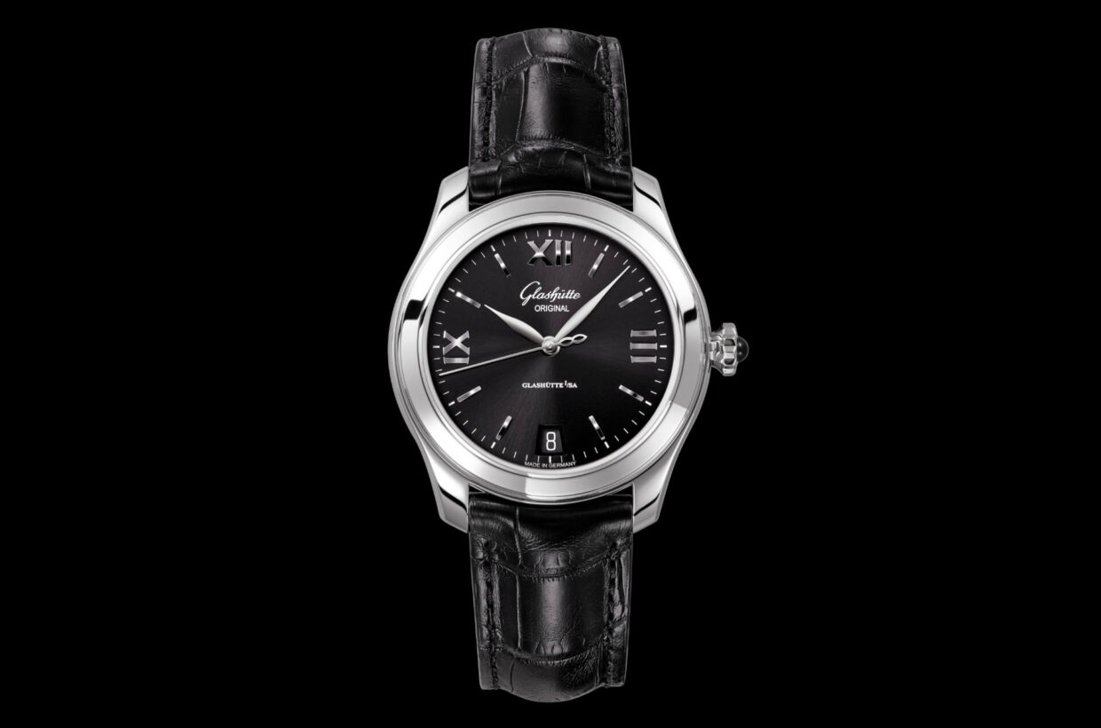 Feminine in stainless steel