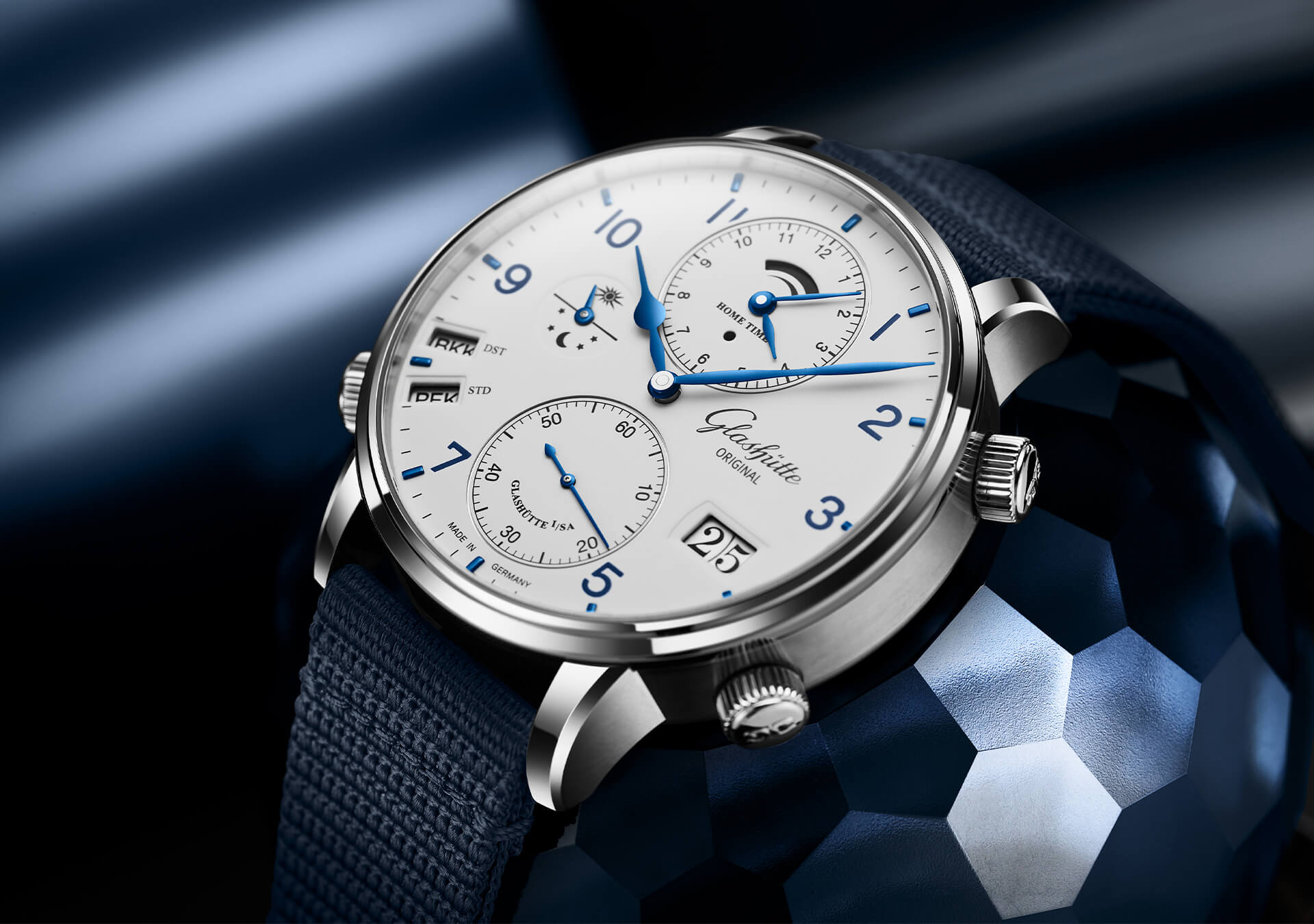                                                  Glashuette_Original-W18902030230-Detail-5
                                              