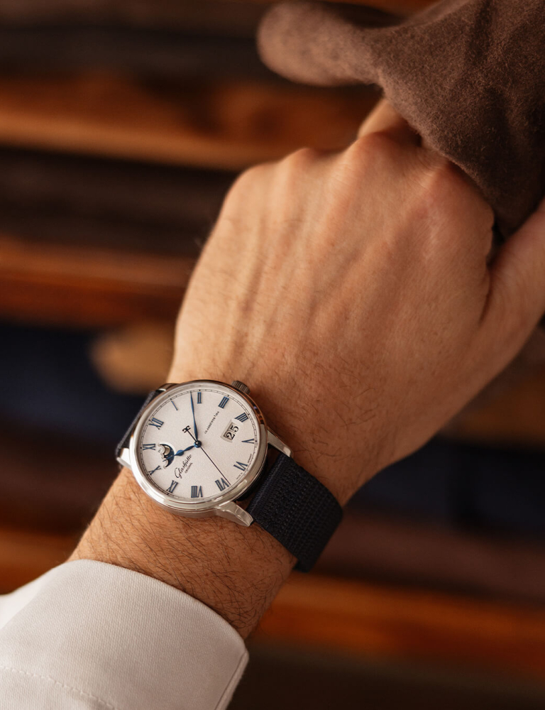                                                  Glashuette_Original-W13624050261-8
                                              