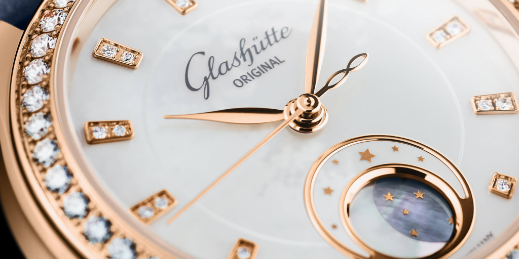 Innovative moon phase