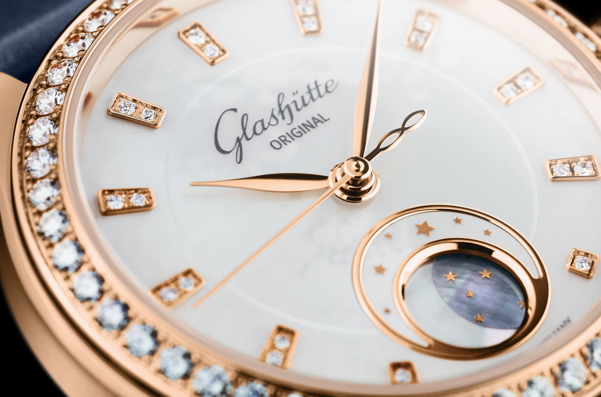 Innovative moon phase