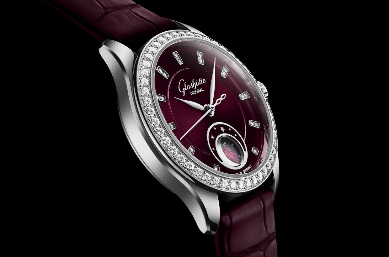 Purple velvet dial