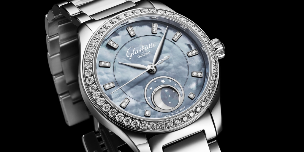 Charismatic in stainless steel